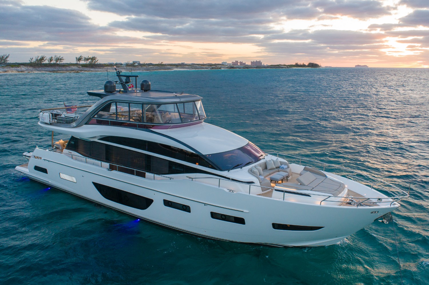 motor yacht kaos charter